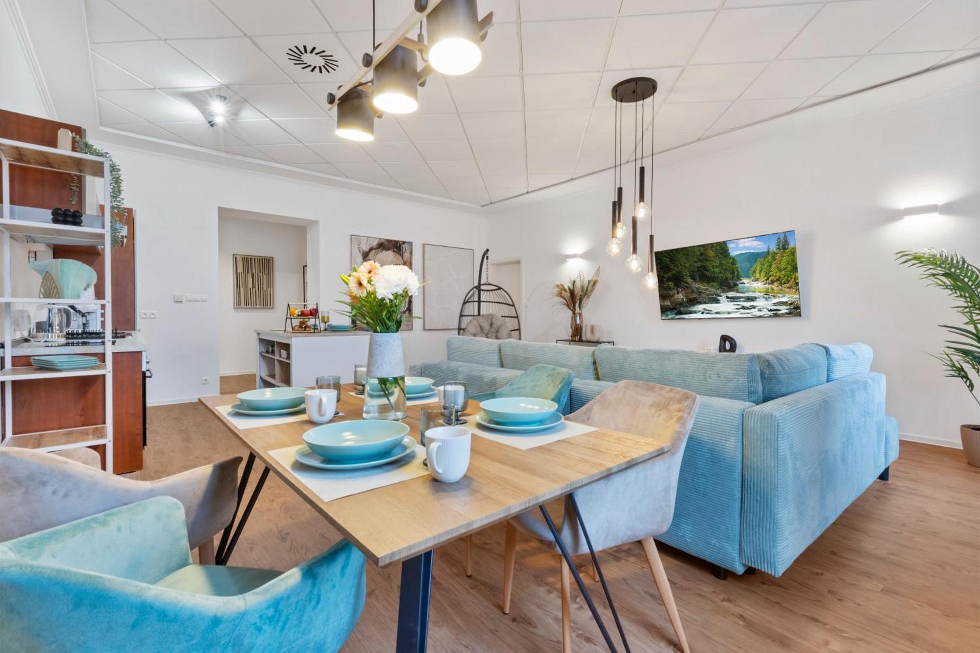 Апартаменты Luxe Living At Old Town Center Братислава Экстерьер фото